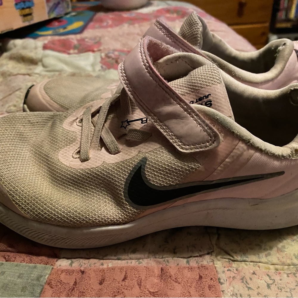 NIKE StarRunner sneakers